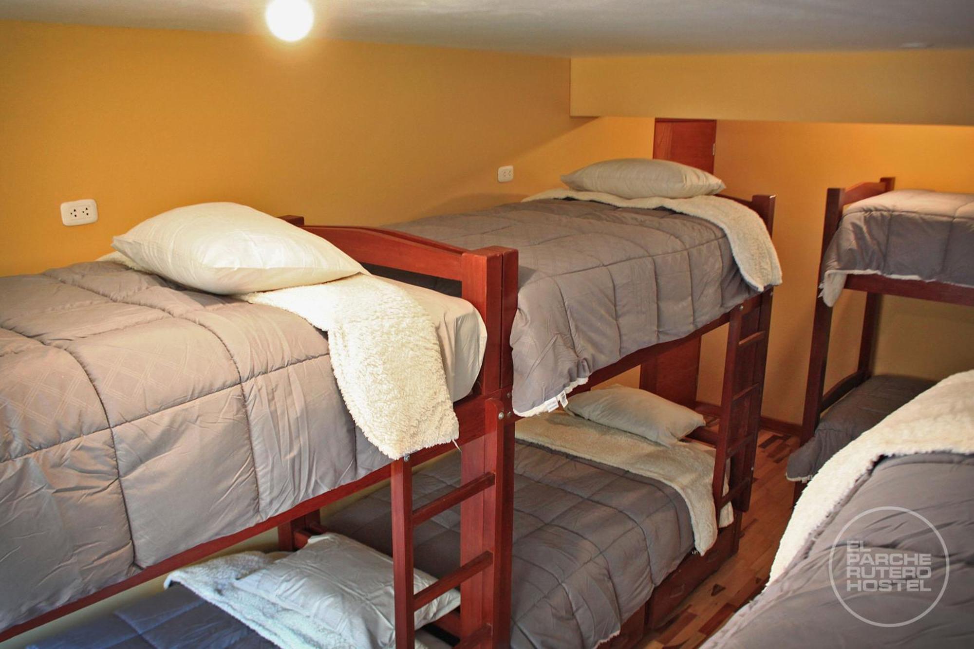 El Parche Rutero Hostel ピサック エクステリア 写真