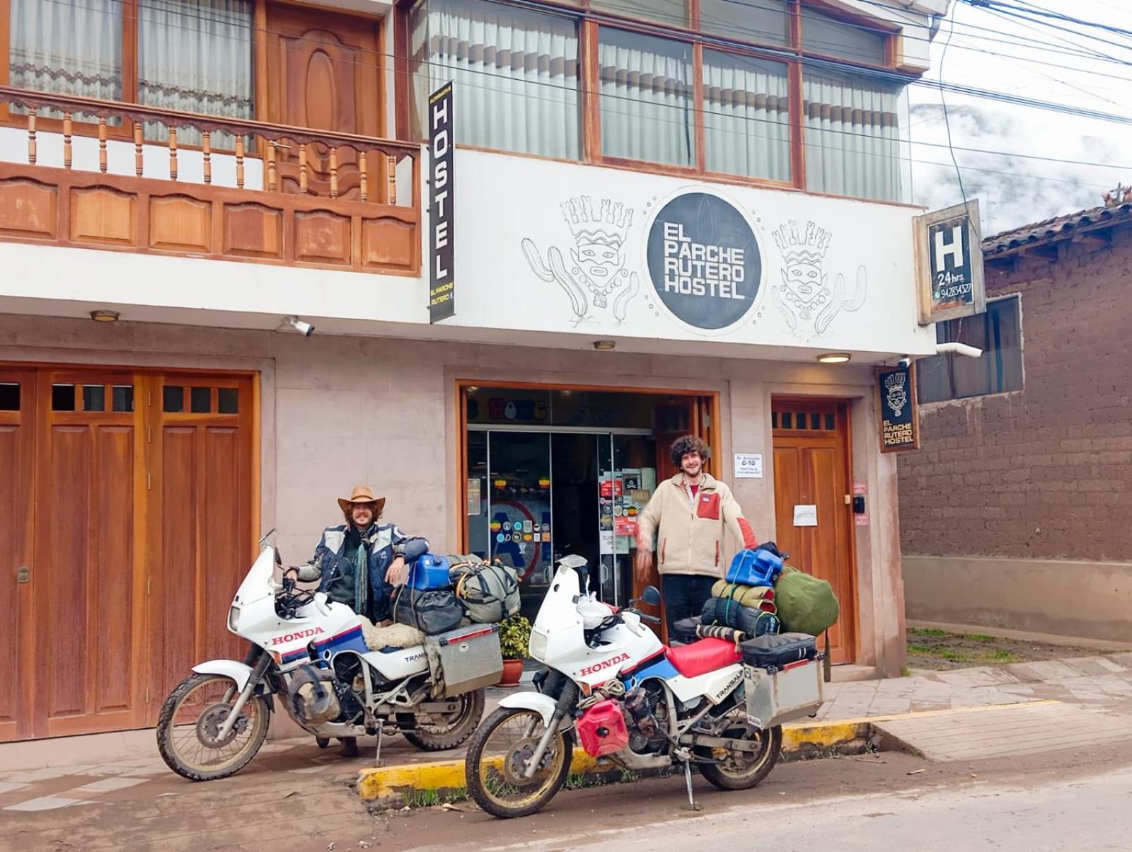 El Parche Rutero Hostel ピサック エクステリア 写真